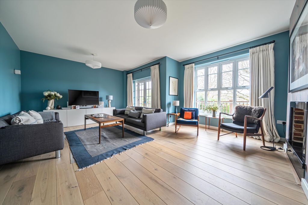 Property photo 3 of 21 Image