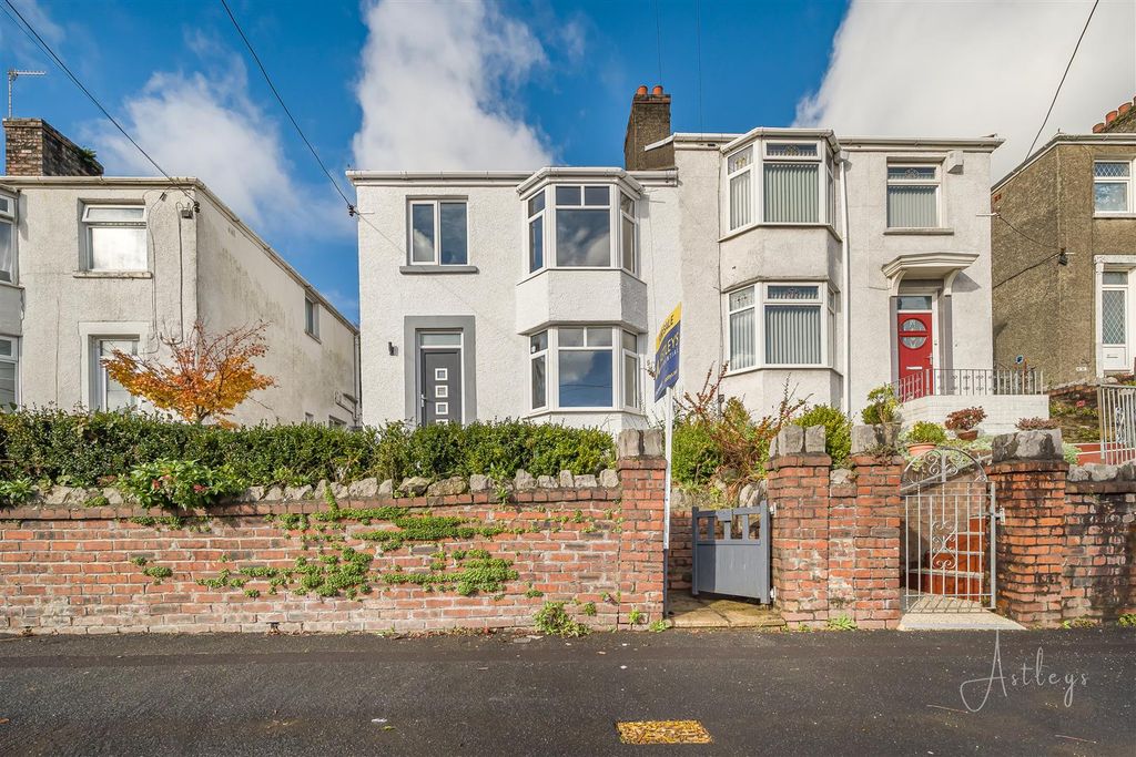 Property photo 1 of 20 Main Dwelling