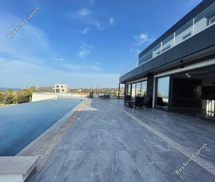 Property photo 2 of 13