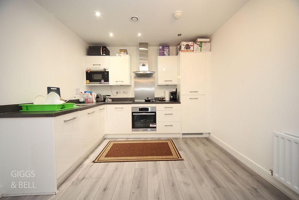 Property photo 3 of 10 2884103