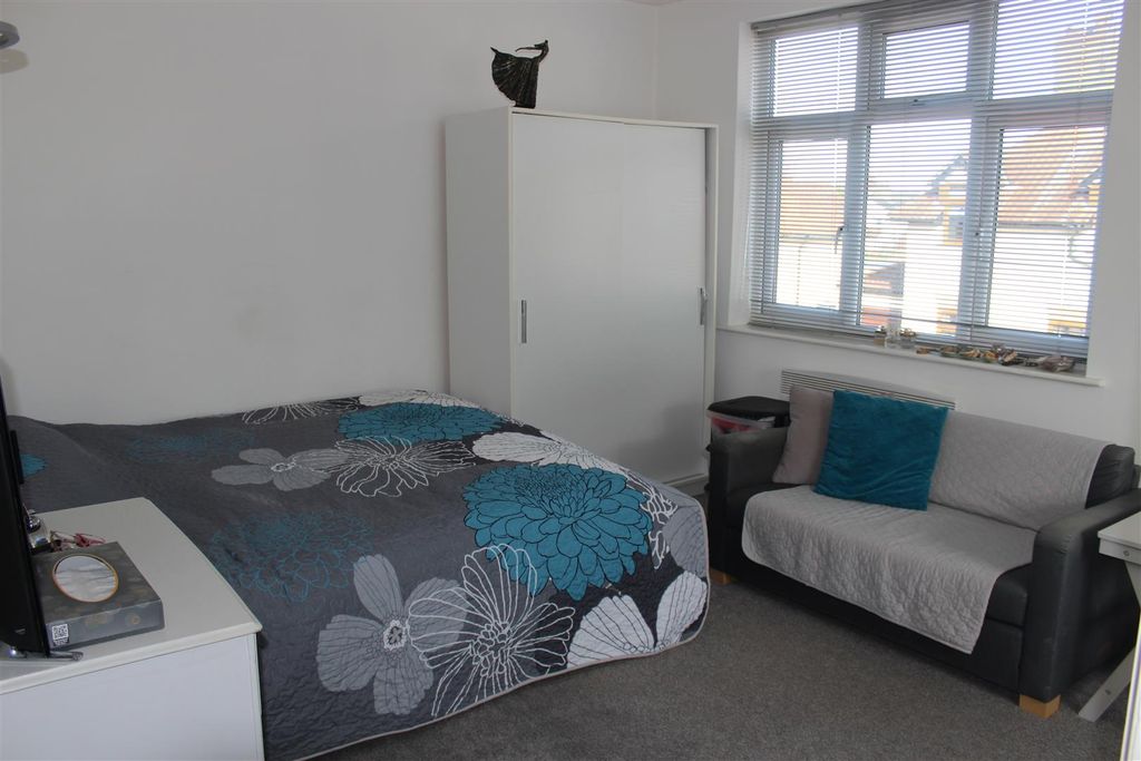 Property photo 2 of 8 Img_1418.Jpg