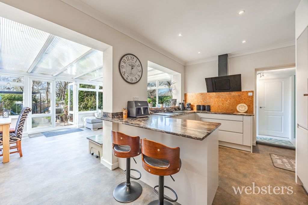 Property photo 3 of 37