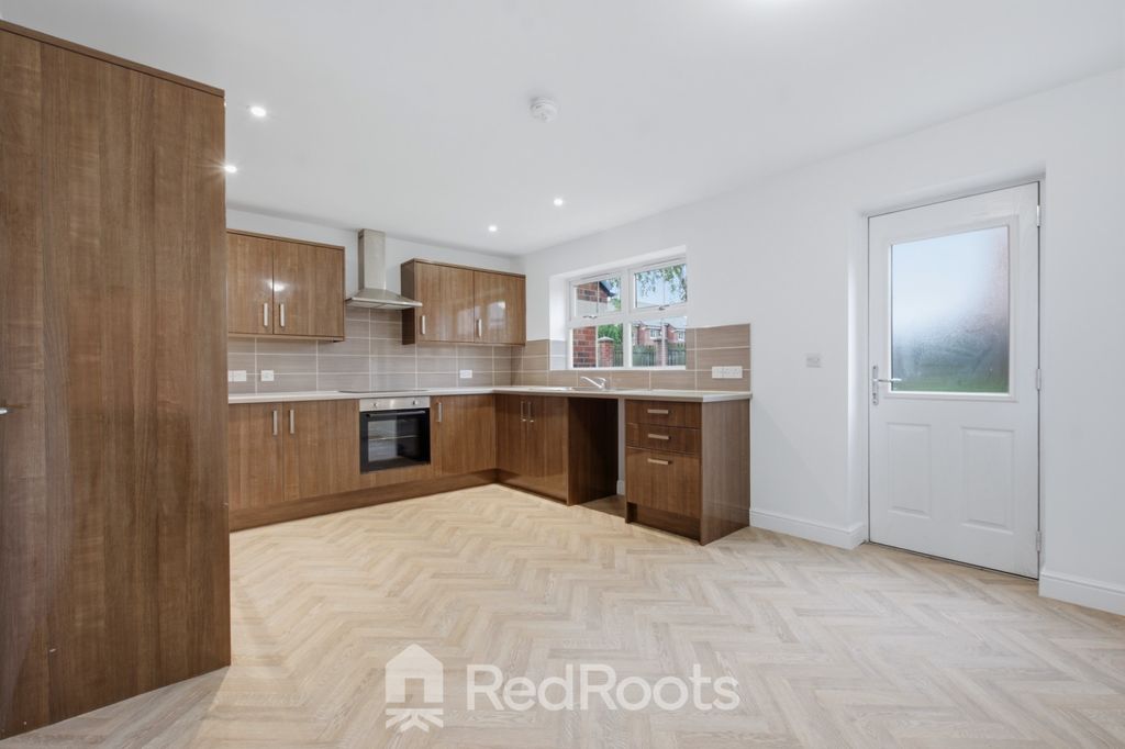 Property photo 3 of 18 5062582