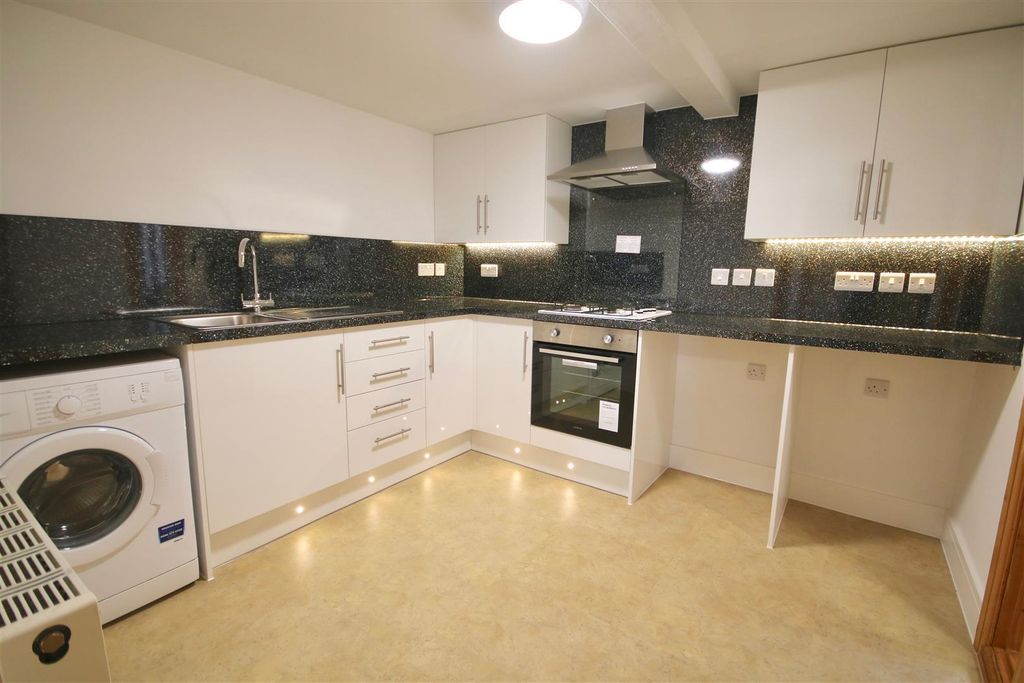 Property photo 2 of 9 Sdxwzaqajuojvwpk3C1Vug.Jpg