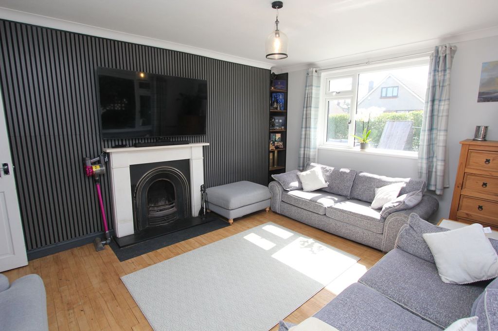 Property photo 3 of 39