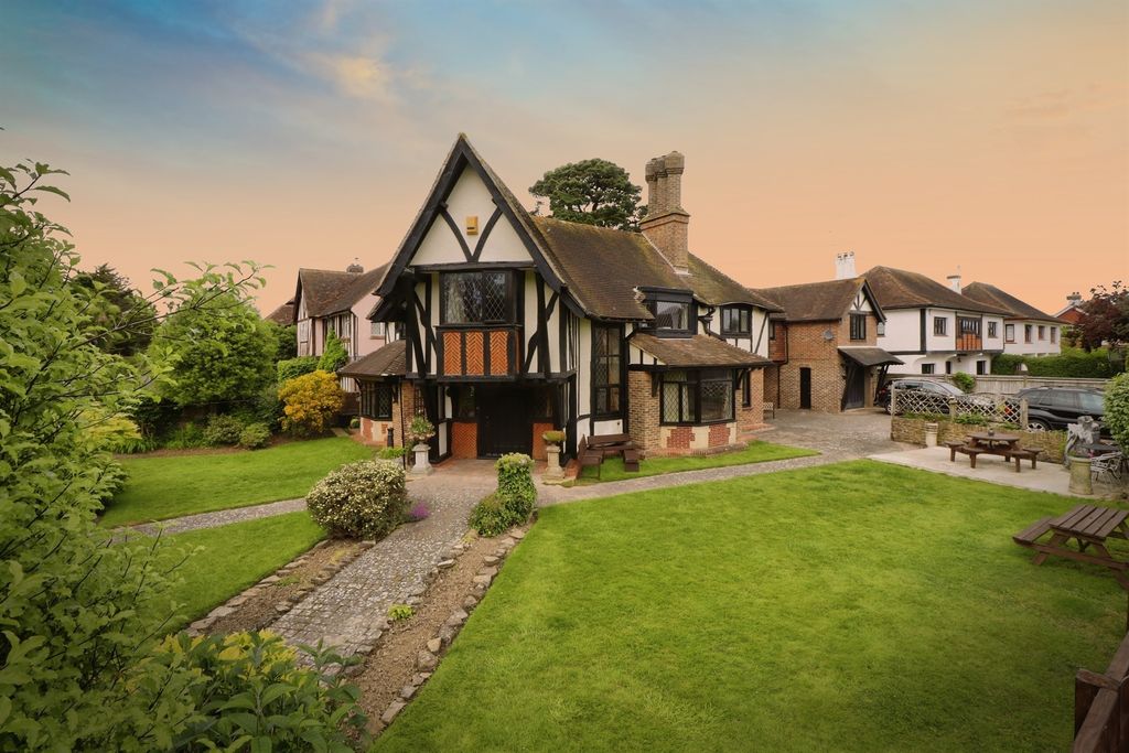 Property photo 1 of 23