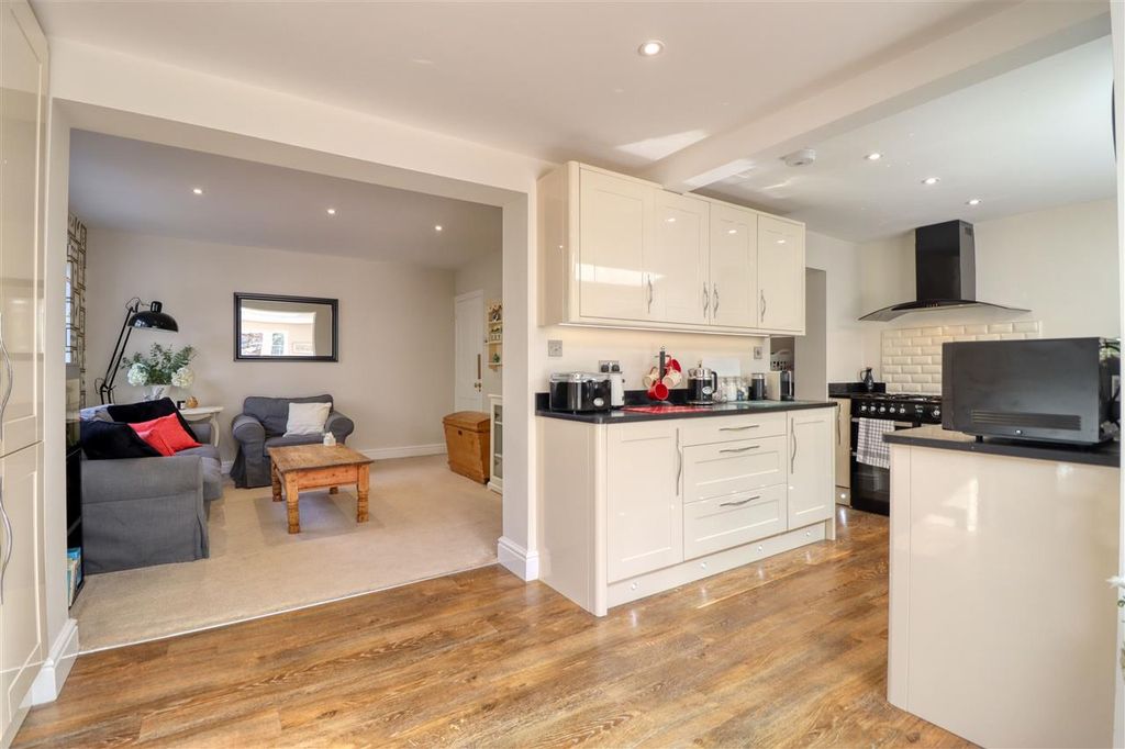 Property photo 3 of 23