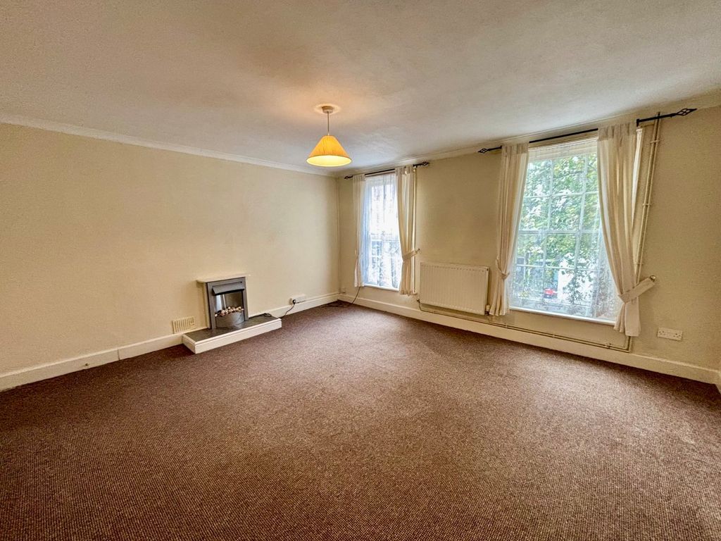 Property photo 3 of 8 Picture No. 18