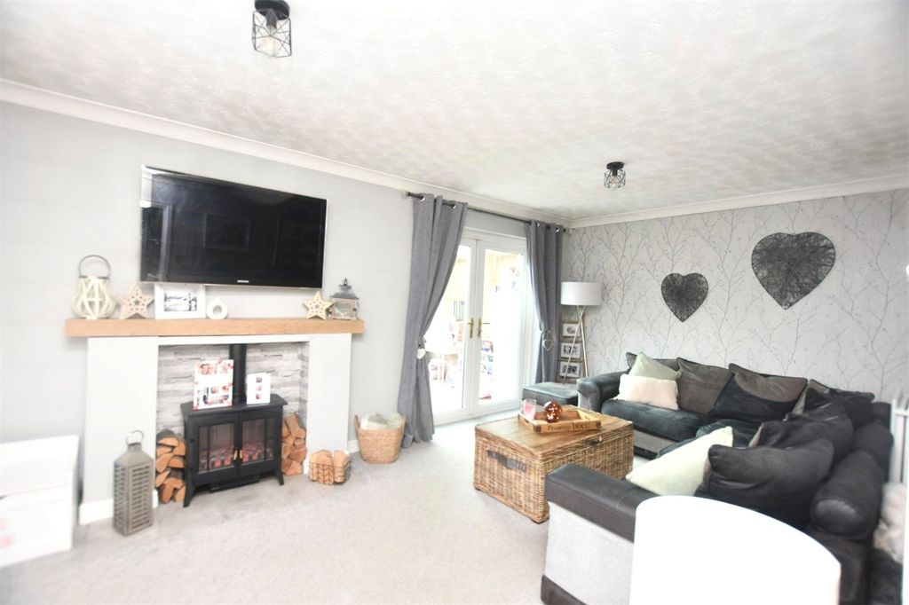 Property photo 2 of 13 Living Room