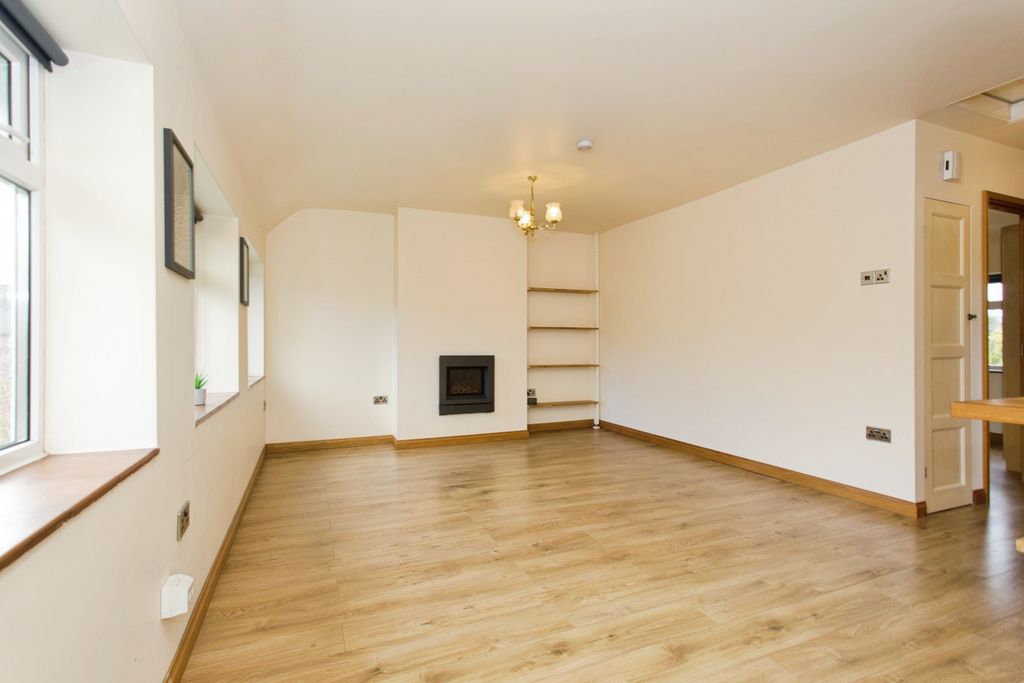 Property photo 3 of 9 View