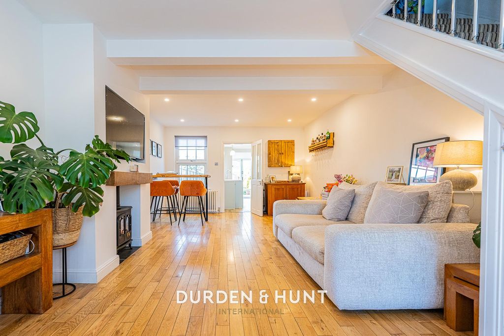 Property photo 2 of 25 Salisbury-18.Jpg