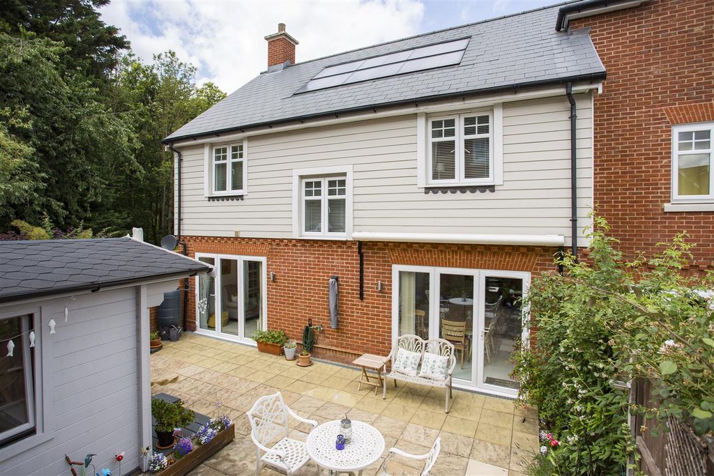 Property photo 2 of 19 10