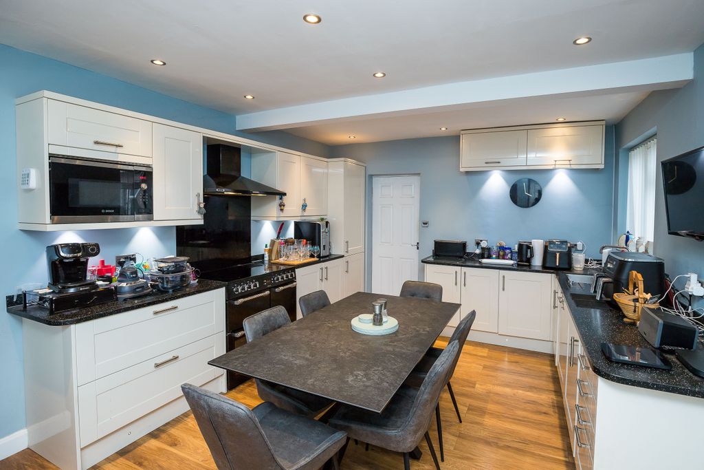 Property photo 2 of 14 Kitchen/Diner