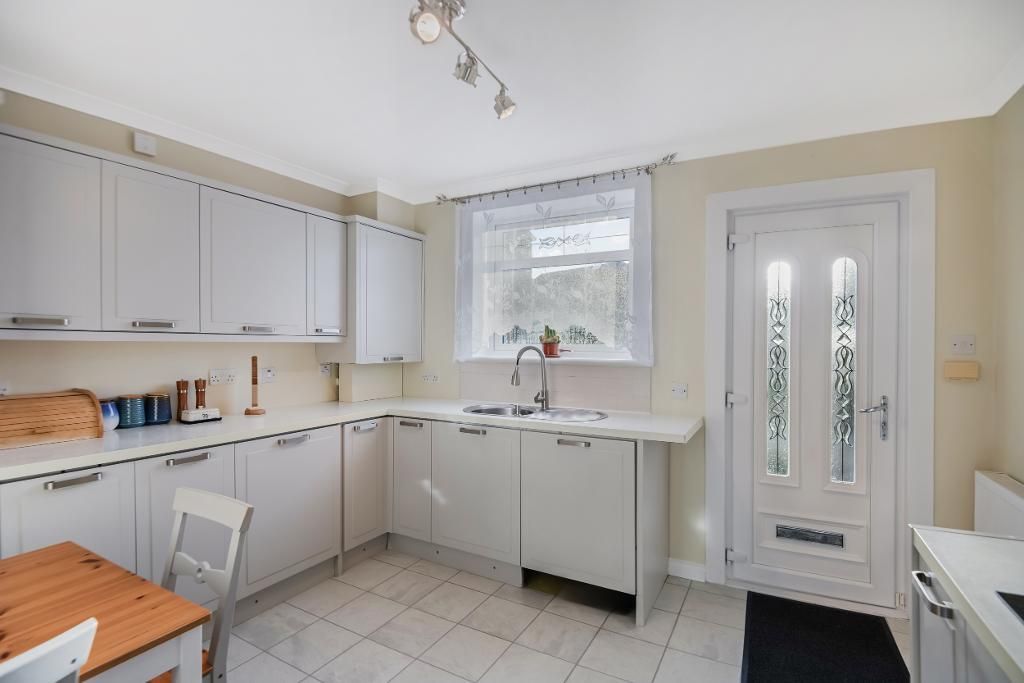 Property photo 3 of 20 Kitchen