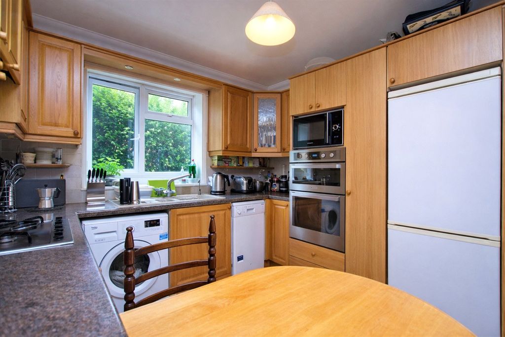 Property photo 2 of 11 Picture No. 21