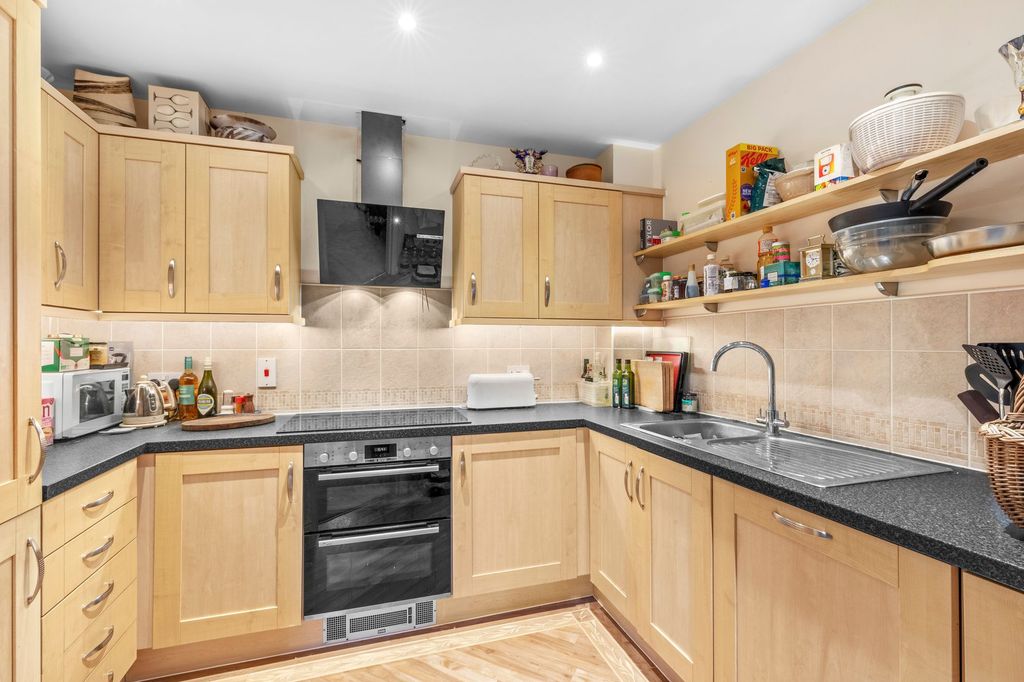 Property photo 3 of 13