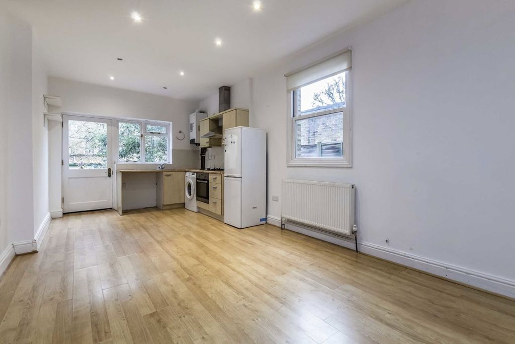 Property photo 2 of 5