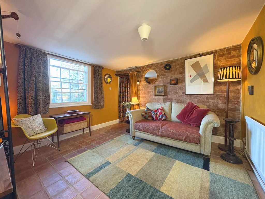 Property photo 2 of 24