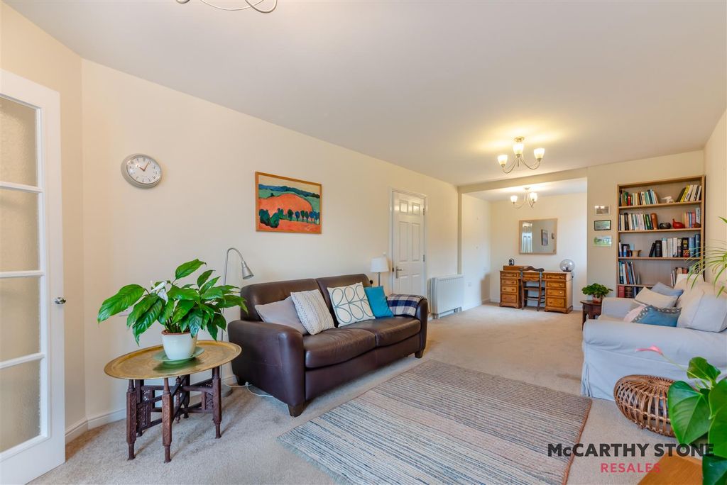 Property photo 2 of 18 8609288-Interior11.Jpg