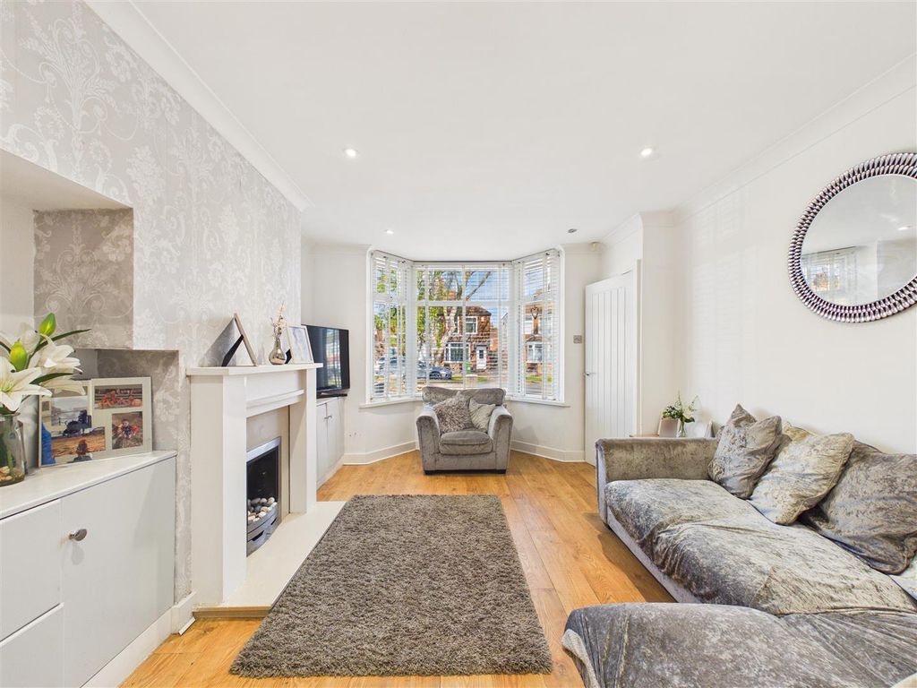 Property photo 2 of 17 Cam05193G0-Pr0144-Still005.Jpg