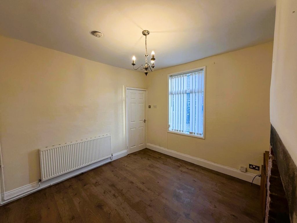 Property photo 3 of 13 Photo 2