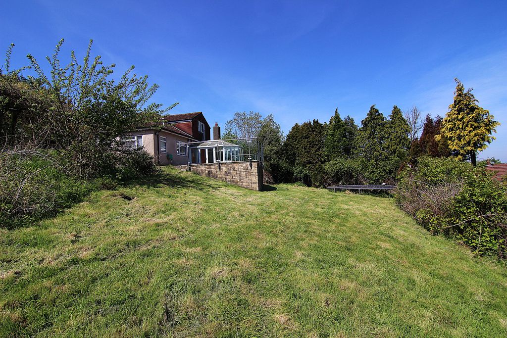 Property photo 2 of 30