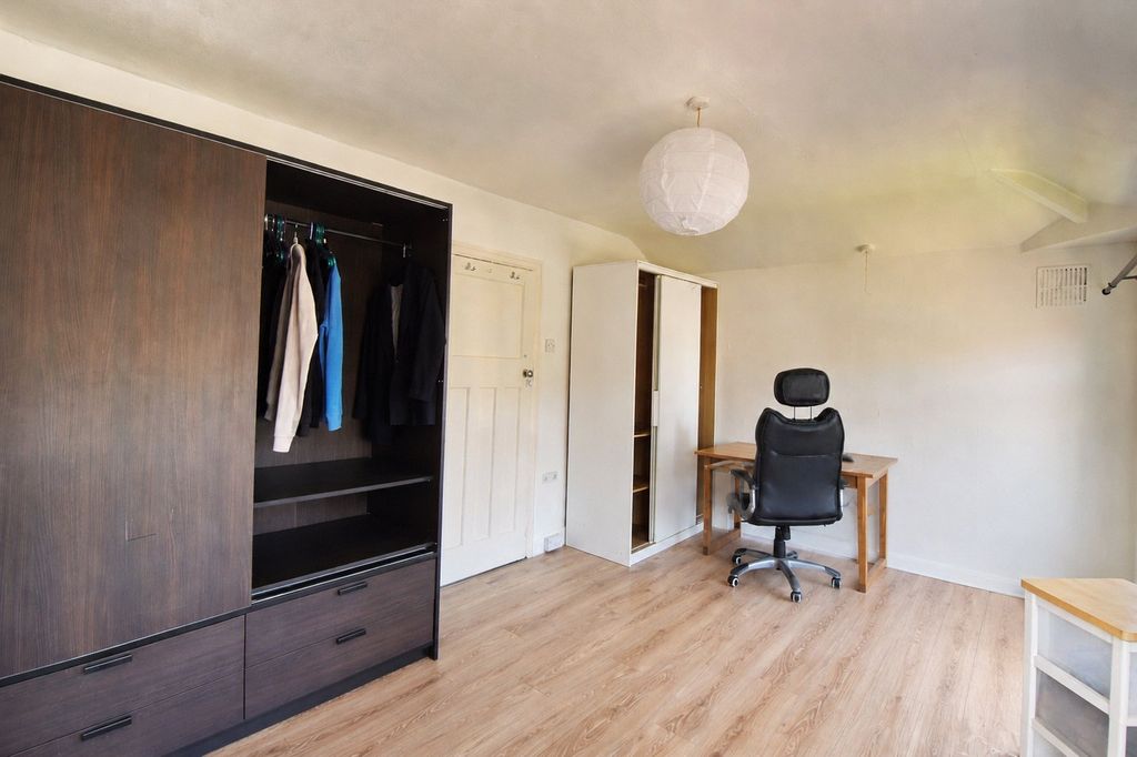 Property photo 3 of 8 Picture No. 02