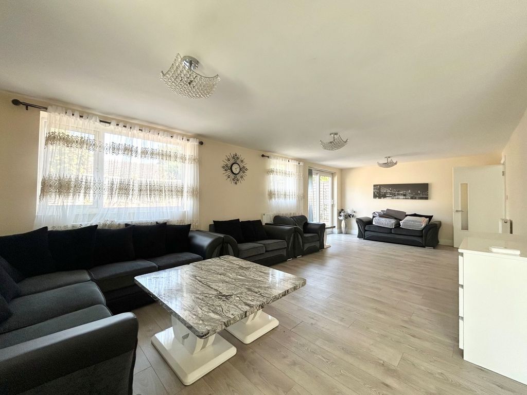 Property photo 2 of 21