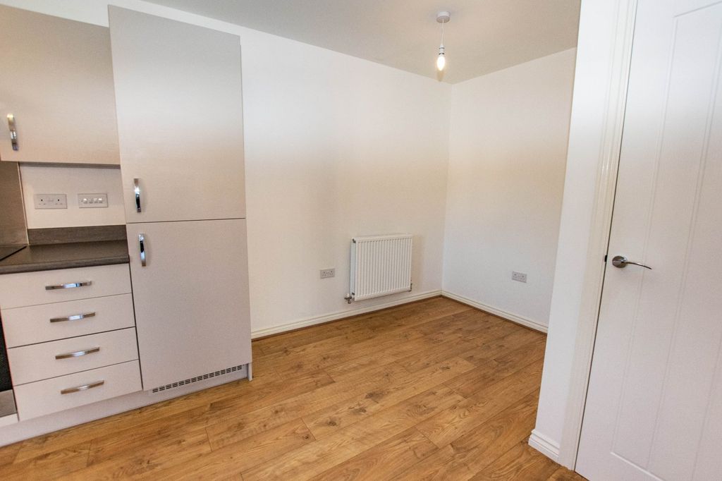 Property photo 3 of 12 Picture No. 10