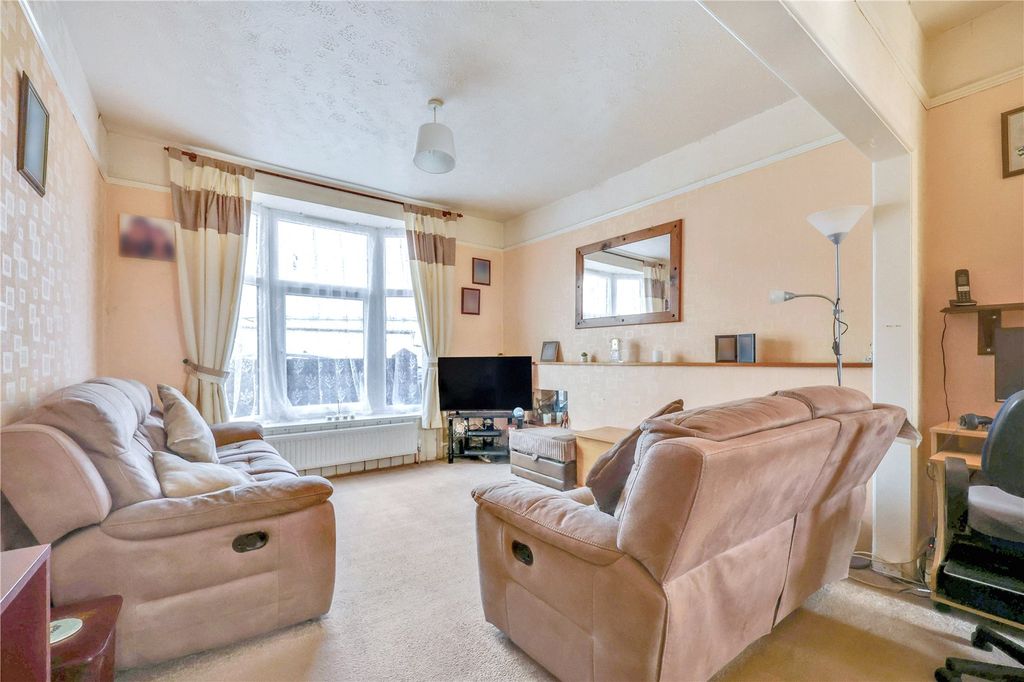 Property photo 3 of 16 Picture No. 17