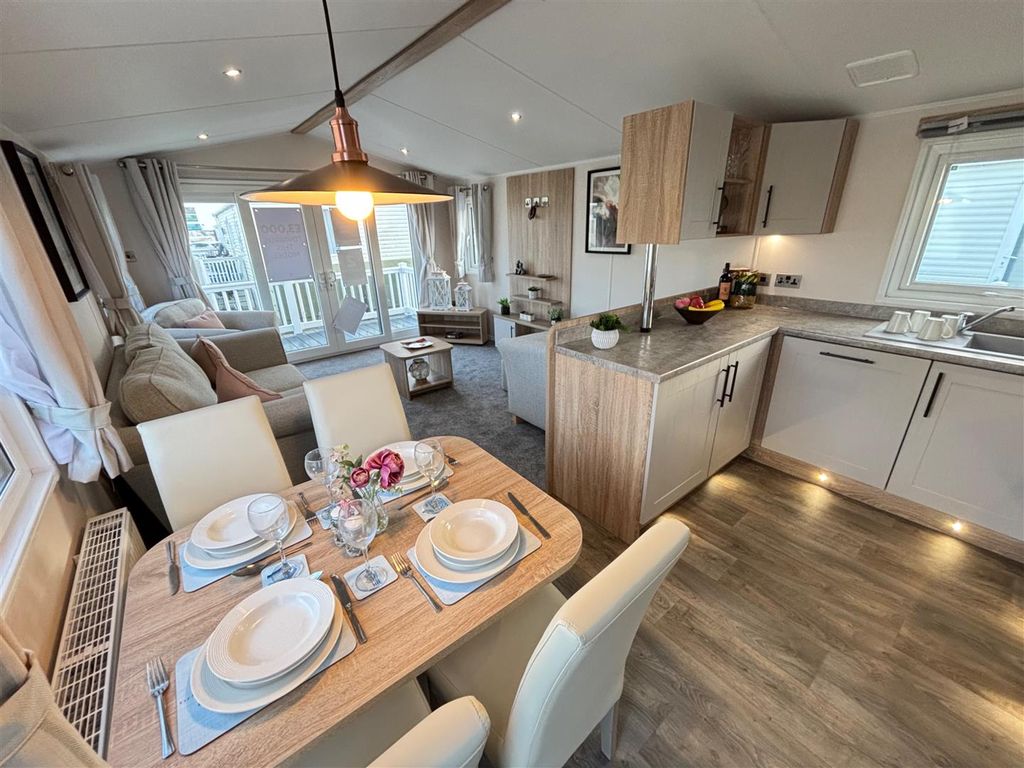 Property photo 2 of 17 Willerby-Lamberhurst-2025-Car0064295-128102847.Jpg