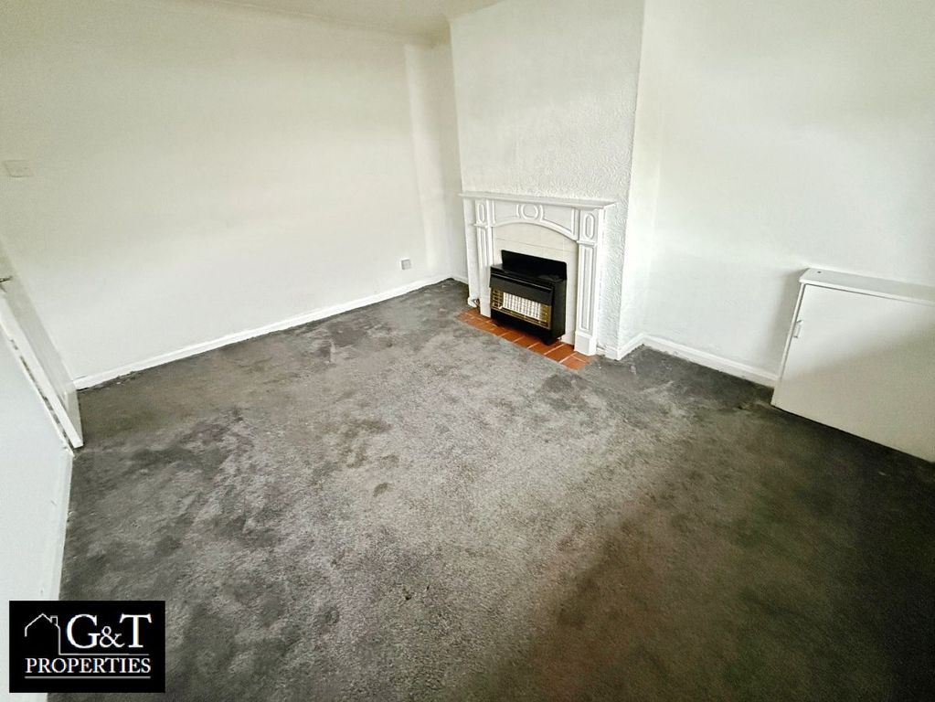 Property photo 3 of 15 Living Room