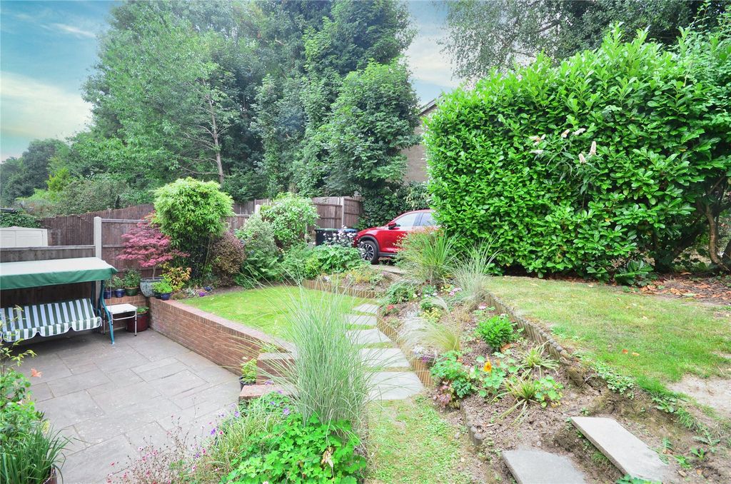Property photo 3 of 25 Garden