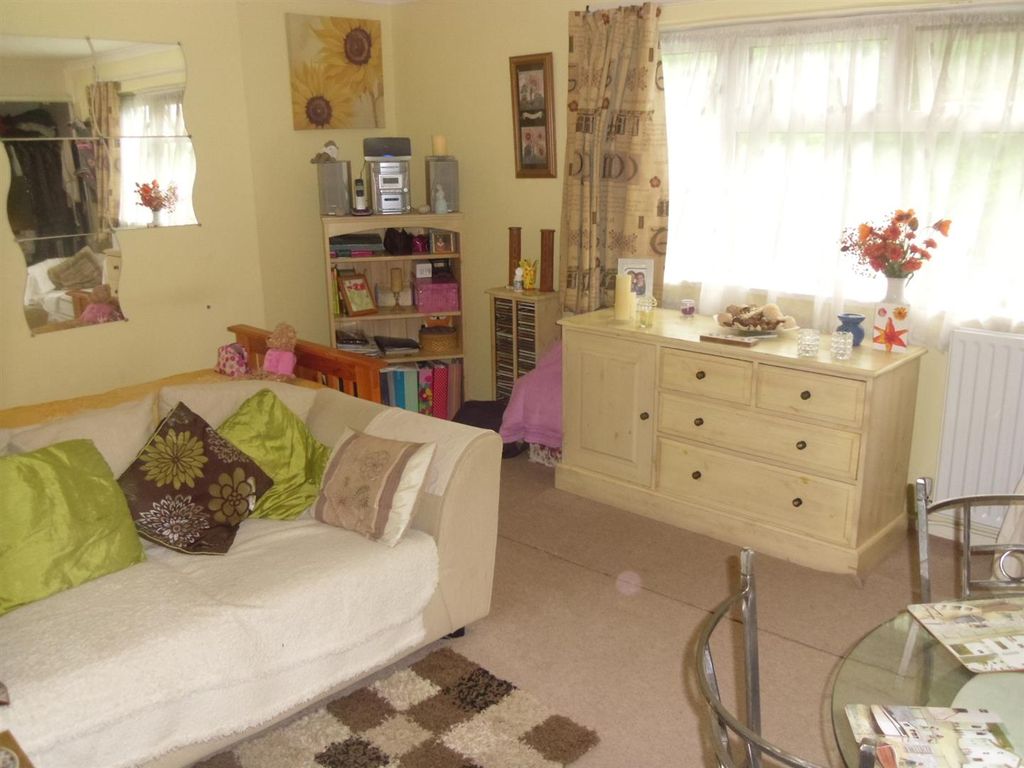Property photo 2 of 2 6 Wansbeck 004.Jpg
