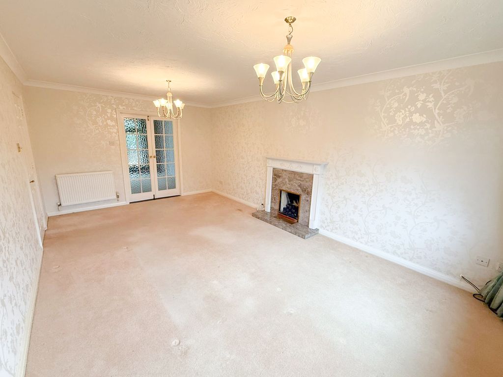 Property photo 2 of 27