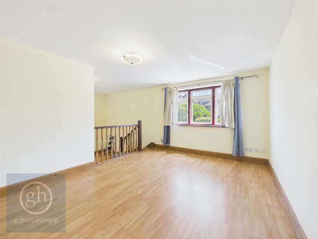 Property photo 3 of 28 Cam05080G0-Pr0422-Still003.Jpg
