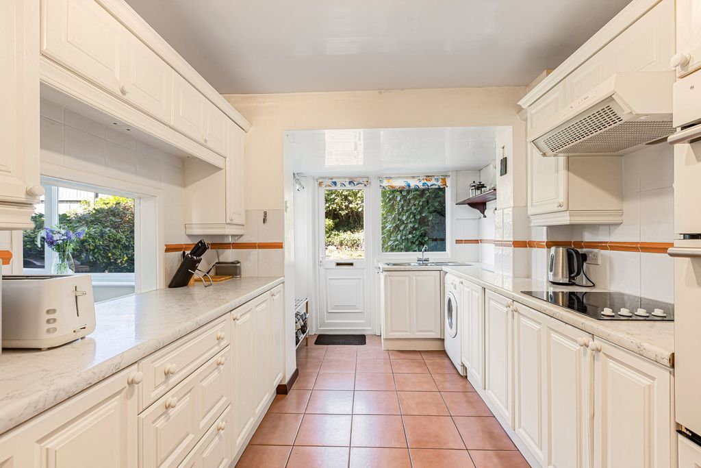 Property photo 3 of 19