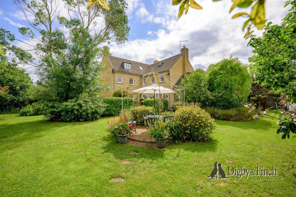Property photo 1 of 31