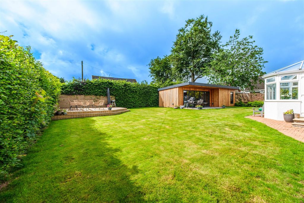 Property photo 2 of 40 Lethame Road-48.Jpg