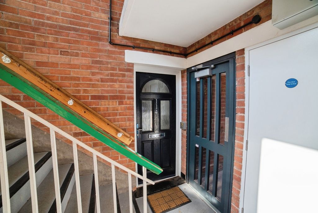 Property photo 3 of 16 Photo