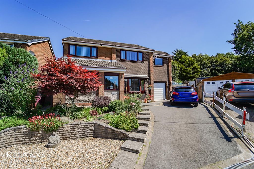 Property photo 1 of 40