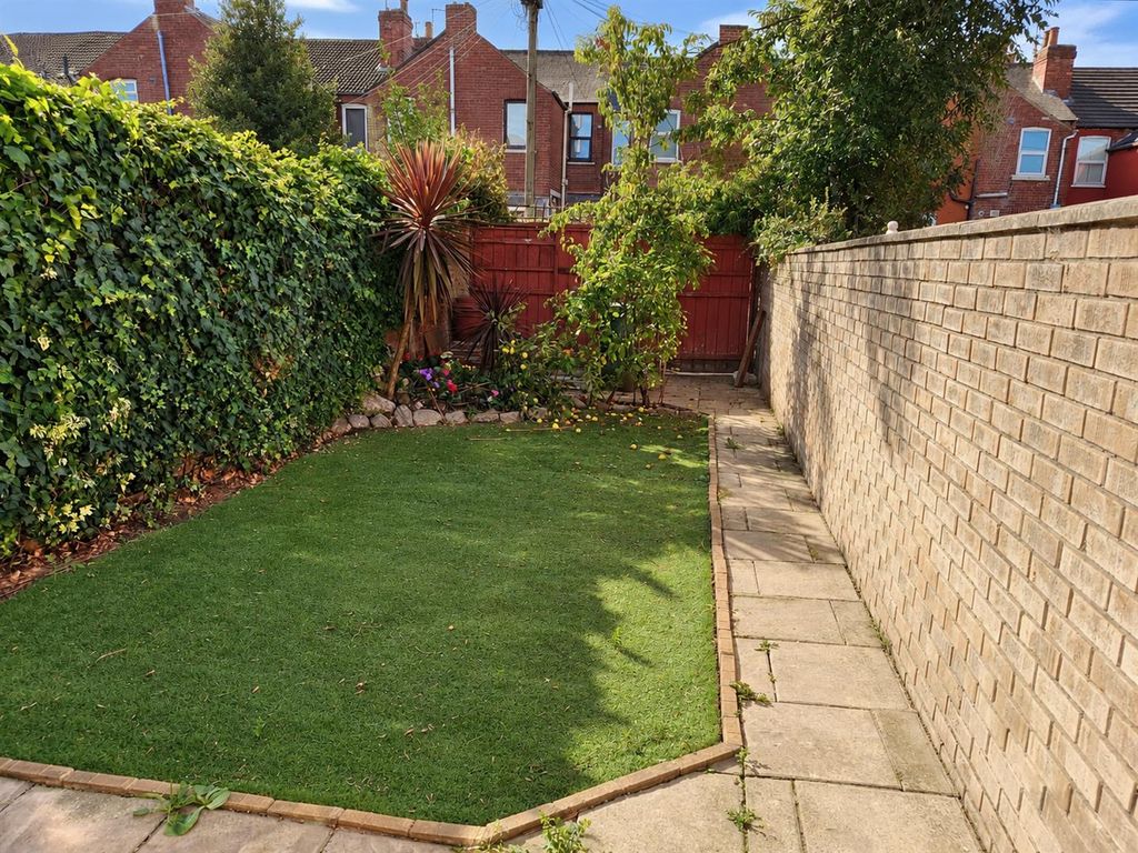 Property photo 2 of 20 Court Yard