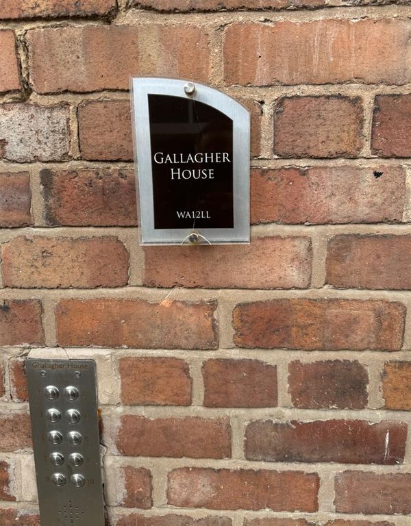 Property photo 2 of 8 18257924_195937537.Jpg