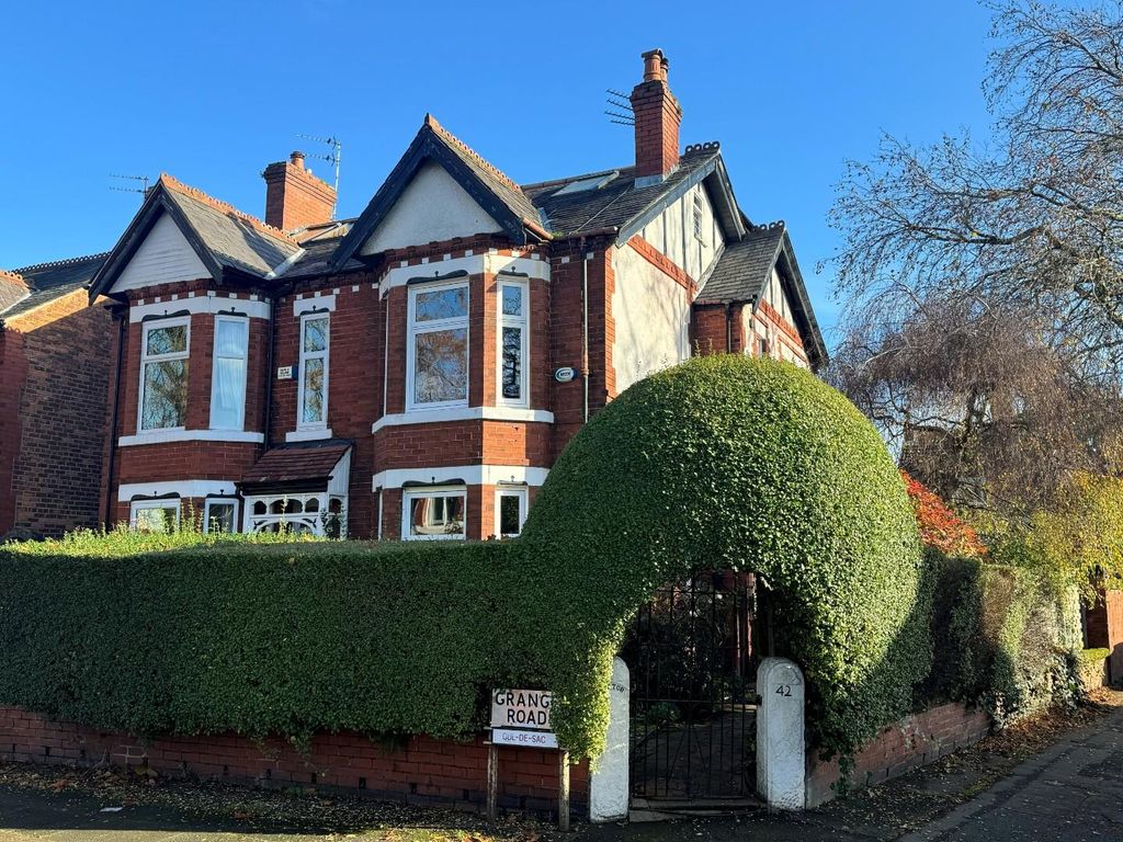 Property photo 1 of 38