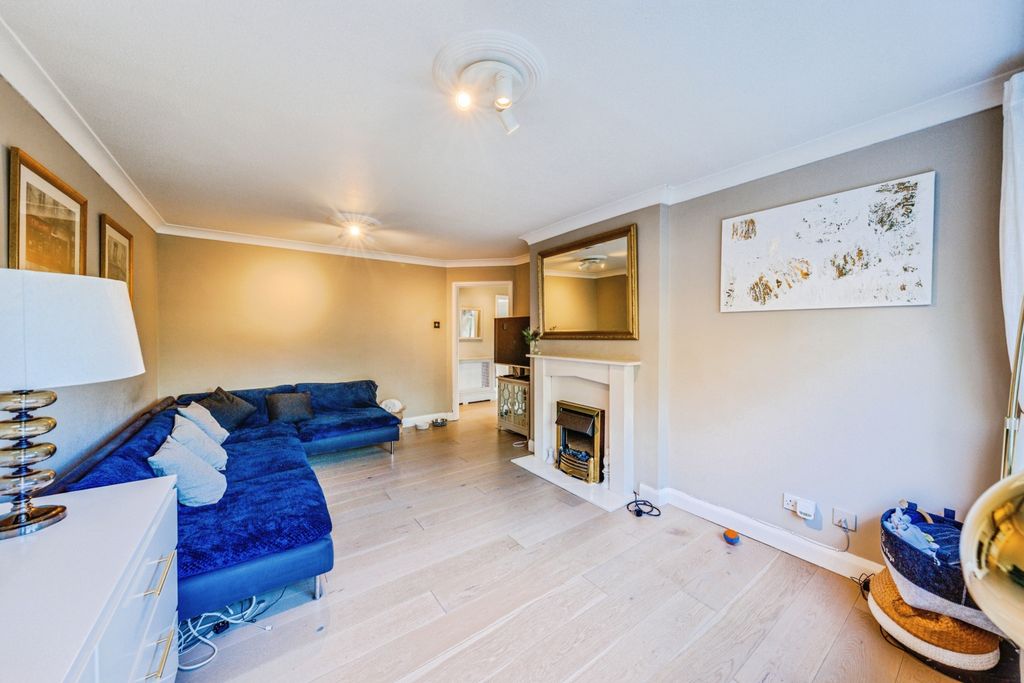 Property photo 3 of 18 Lounge/Dining Room