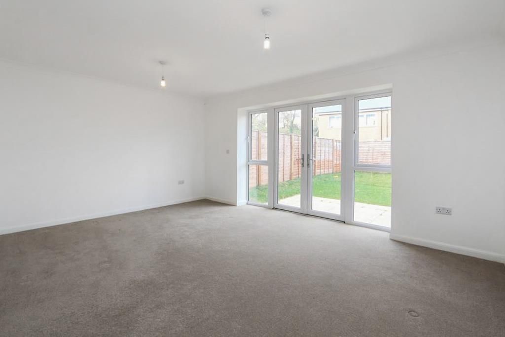 Property photo 3 of 13 Rt_Wt_Bxh_T_Job179_65 Castleridge_24_0204202614470