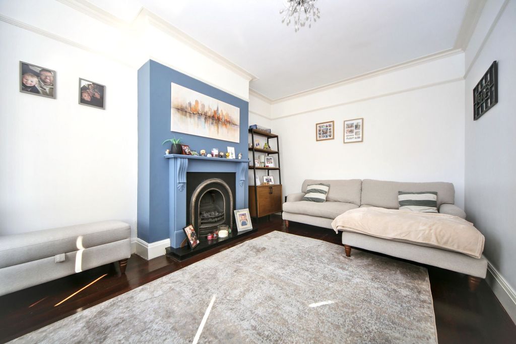 Property photo 2 of 21