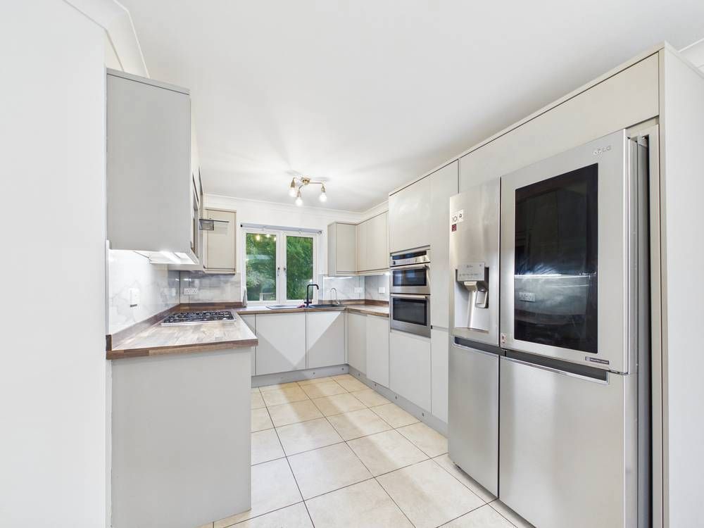 Property photo 3 of 17 Giraffe360-Still004