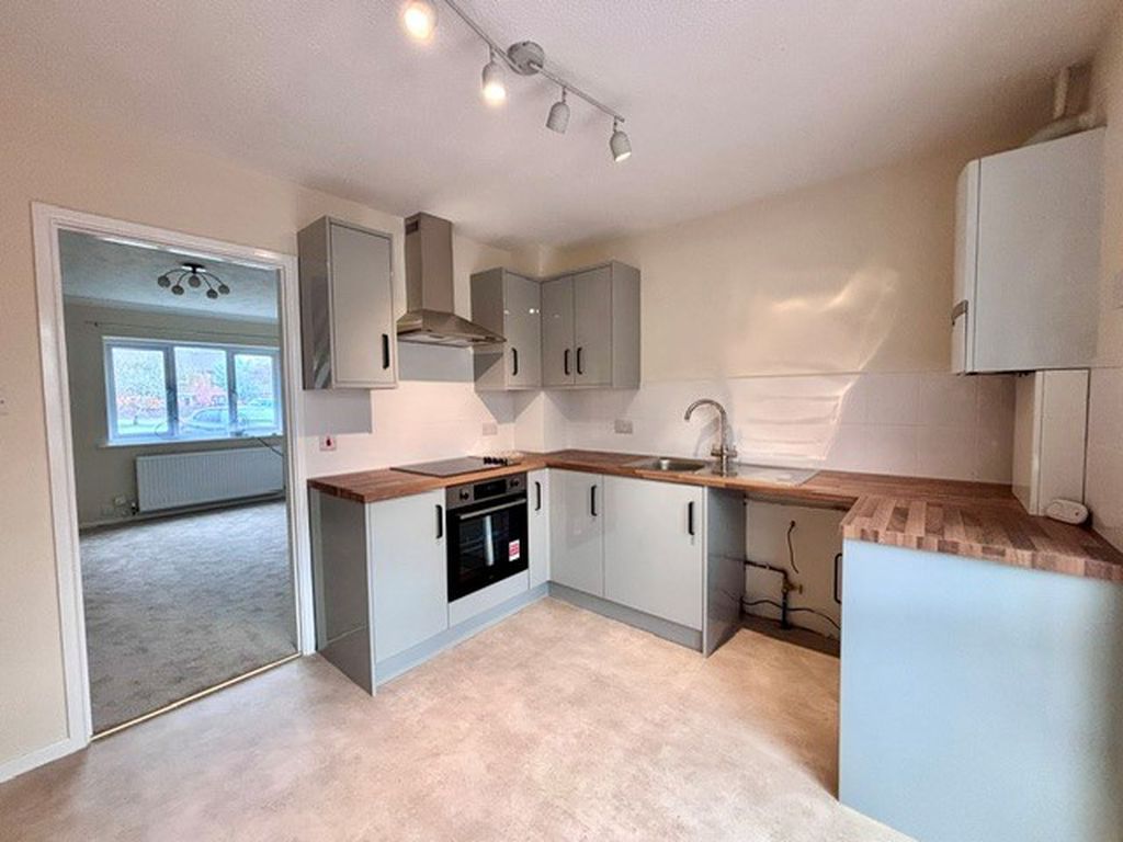 Property photo 2 of 9 Kitchen