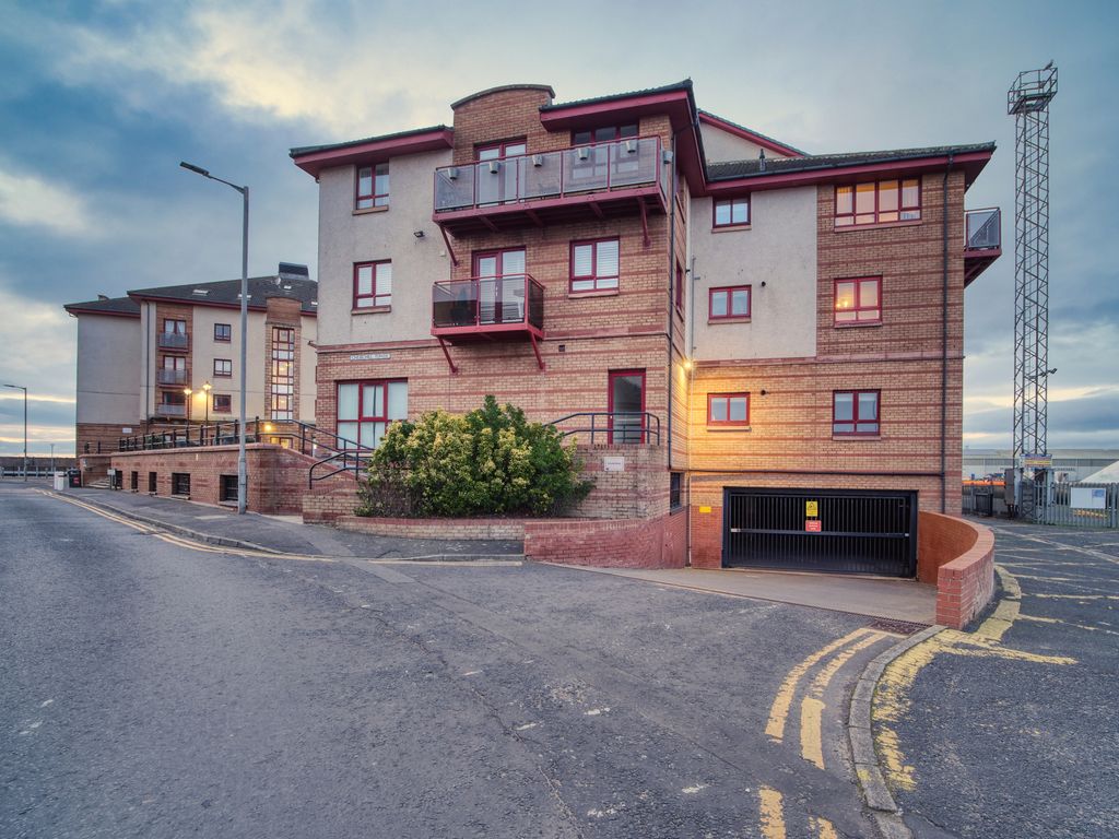 Property photo 1 of 15 2 Bedroom Ground Floor Apartment
